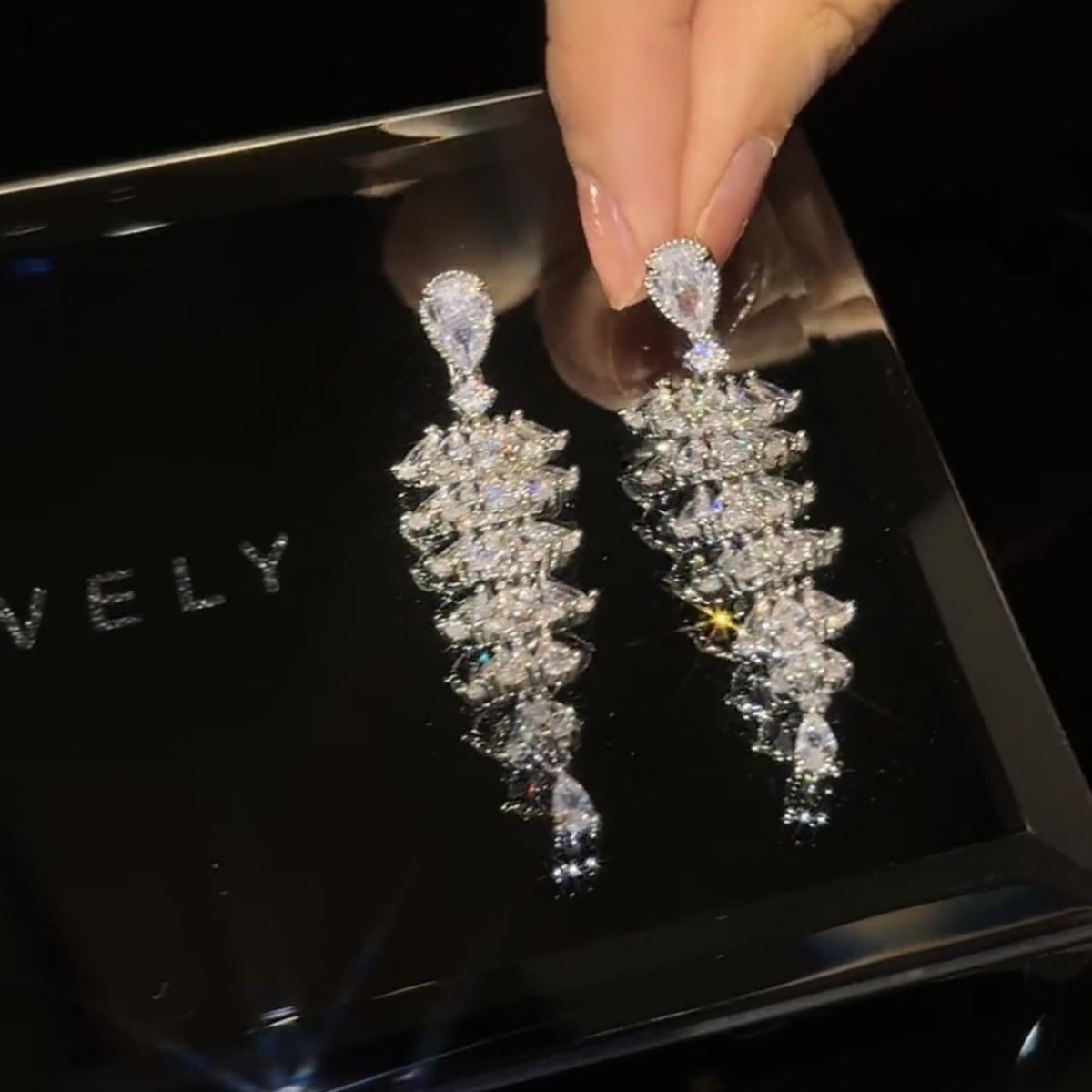 Sparkling Zircon Christmas Tree Drop Earrings for Women – Festive Dangle Jewelry